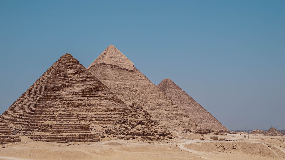 Captivating Pyramids of Giza - A Glimpse into Egyptian History